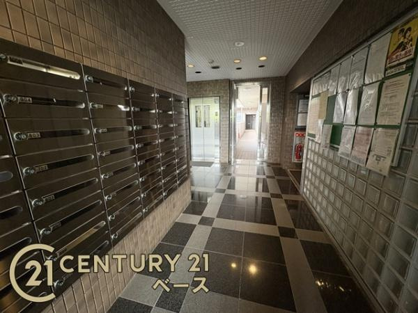 王寺久度アーバンコンフォートのエントランス|■現地撮影写真■明るく広々としたエントランスです！