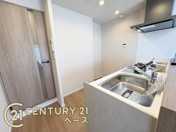 王寺久度アーバンコンフォートのキッチン|■現地撮影写真■家族とのコミュニケーションがとりやすい人気のカウンターキッチン！