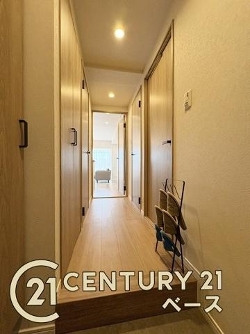 王寺久度アーバンコンフォートの玄関|■現地撮影写真■玄関には大容量シューズボックス完備！