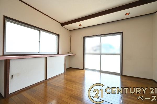 橿原市菖蒲町３丁目　一戸建の居間・リビング|■現地撮影写真■開放的で明るい空間のリビングです！