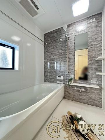 橿原市北妙法寺町の新築一戸建の浴室|■現地撮影写真■浴室暖房乾燥機が標準仕様！ゆったりした浴槽での入浴は疲れも癒してくれます！