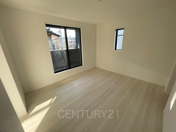 前橋市南町4期1棟 1号棟の洋室|２面採光の明るい洋室です。