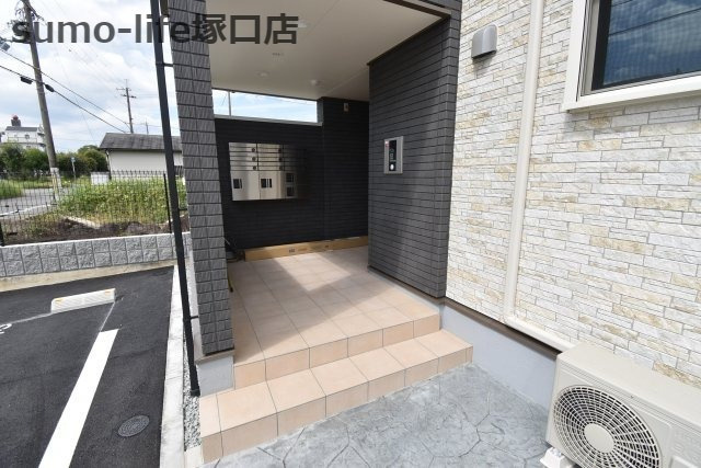 ヴィアーレ武庫町のエントランス