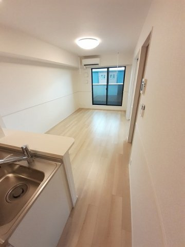 センターロードⅥの居間・リビング