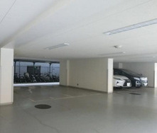 ポートヴィラ靭公園の駐車場