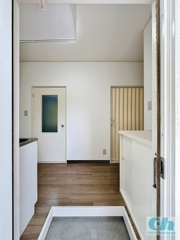 プティ―コーポ 101号室の玄関