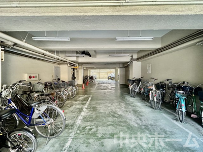 【駐輪場】 | メイゾン向島 | 【自転車置き場】最新の空き状況や費用などの詳細は担当スタッフまでお問い合わせください。