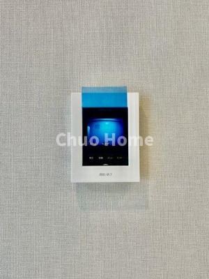 【セキュリティ】 | メイゾン向島 | 【モニターホン】誰が来たかすぐにわかるカラーモニター付きインターホン。通話ボタンを押すまでは室内の音は漏れていませんので相手を確かめてから応対できます。