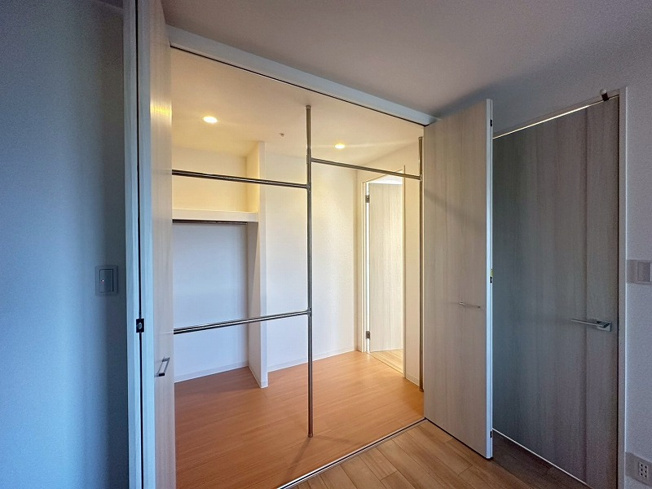 【収納】 | アルファステイツ城西砂子12F | ウォークスルークローゼットは寝室からも廊下からもアクセスが可能です