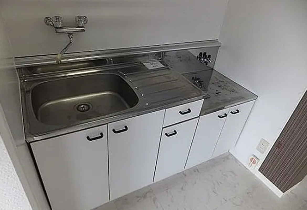 札幌市東区北四十条東18丁　現状満室稼働中　一棟売マンションのキッチン