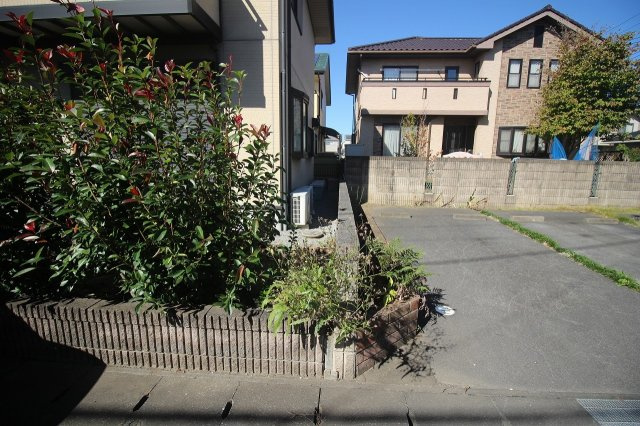 小山市小山の外観|東側との境界部分