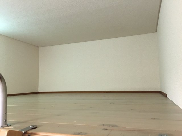 レオパレスＭＡＫＩの寝室|ロフト