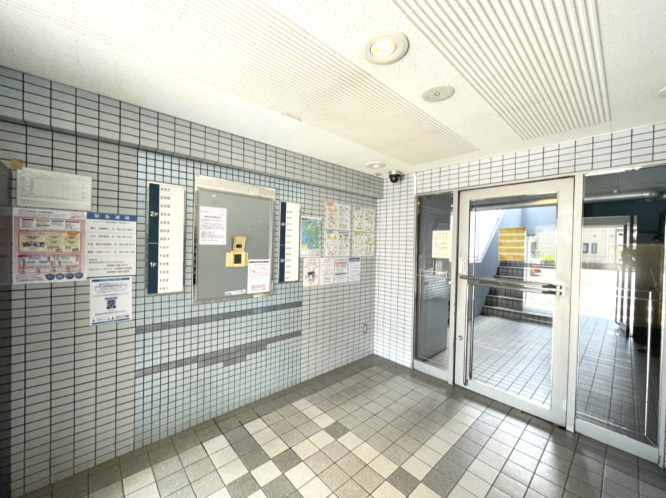 アルファ西古松のその他共用部分|・エントランス（内）