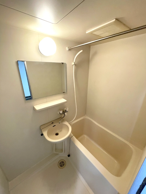 アルファ西古松の浴室|バスルームです。