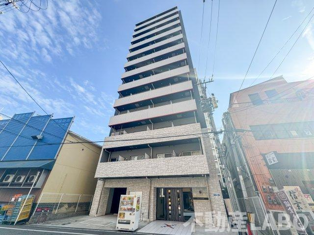 City Lux Nambaの外観