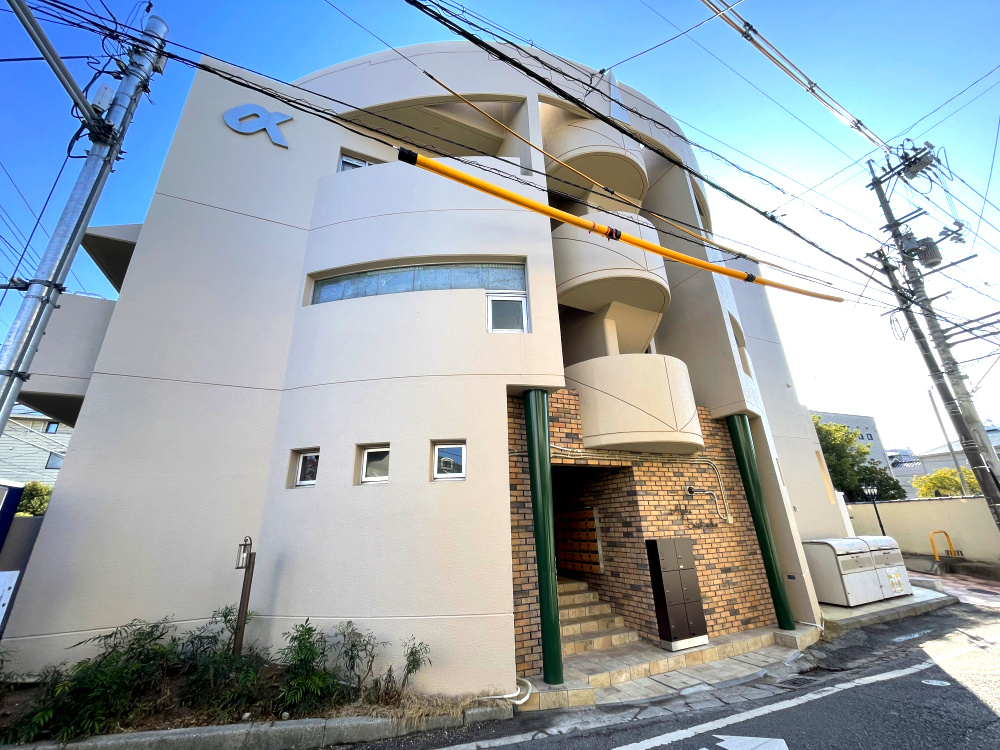 アルファ清心町の外観|西側から撮影。