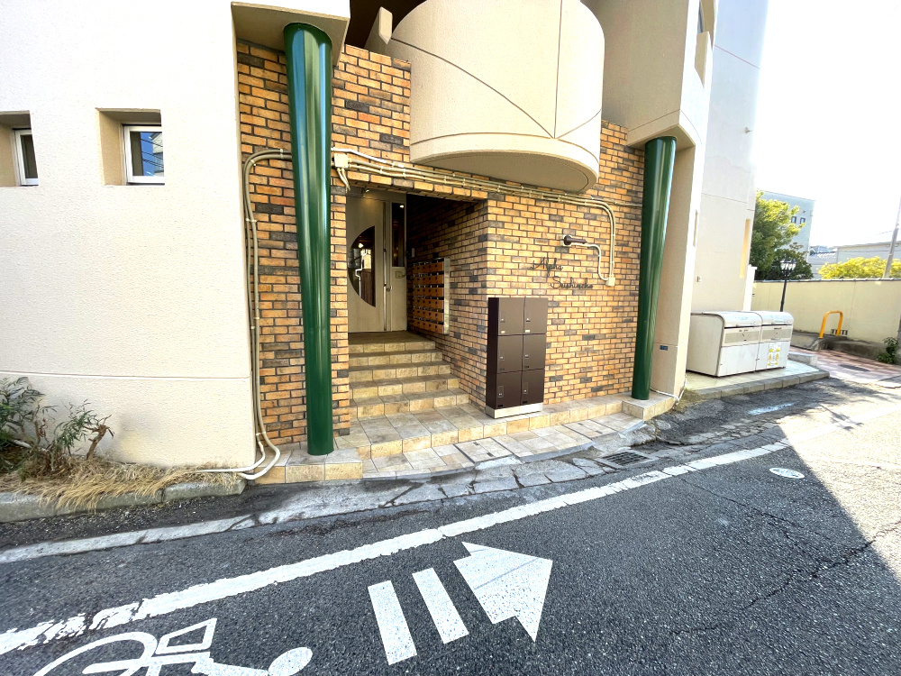 アルファ清心町のその他共用部分|エントランス西側から撮影。