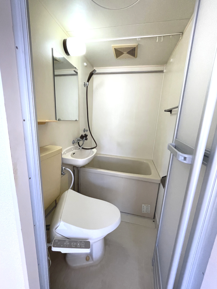 アルファ清心町のトイレ|ユニットバスです。