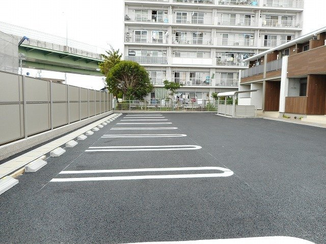 シャンティアⅡの駐車場