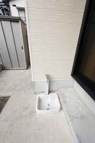 メゾンモンターニュC棟のその他|メゾンモンターニュC 102号室  
専用庭立水栓