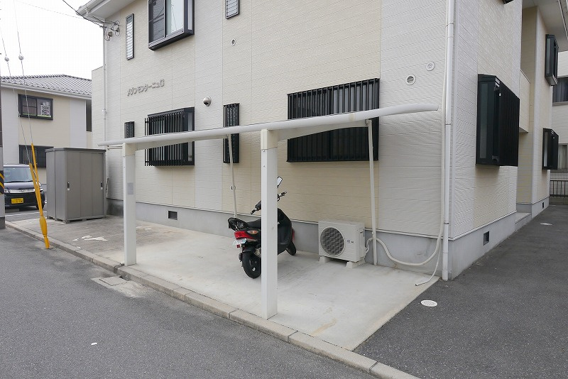 メゾンモンターニュC棟のその他共用部分|メゾンモンターニュC 102号室  
自転車置き場