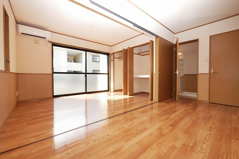 メゾンモンターニュC棟の居間・リビング|メゾンモンターニュC 102号室  