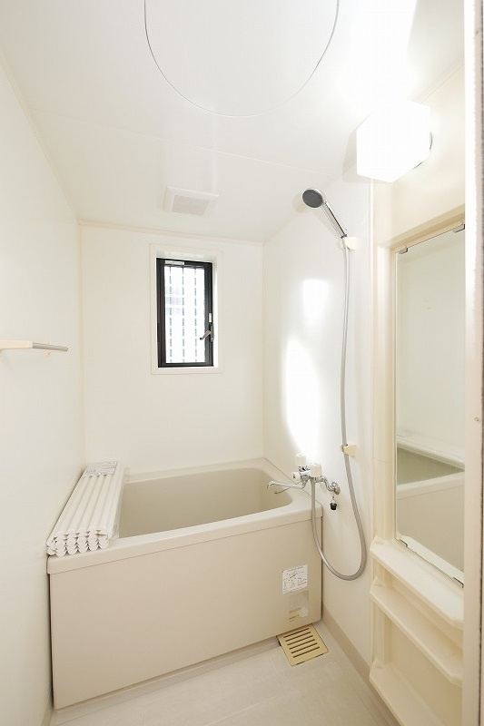 メゾンモンターニュC棟の浴室|メゾンモンターニュC 102号室  