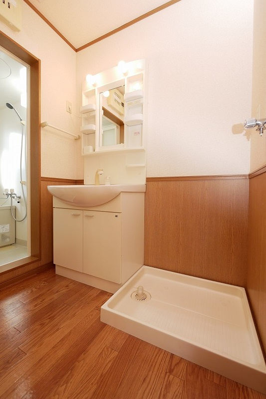 メゾンモンターニュC棟の洗面所|メゾンモンターニュC 102号室  