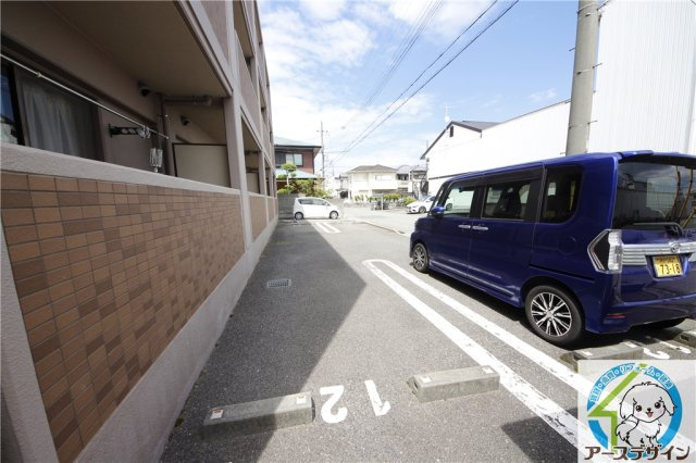 ソレイユS.T.Ⅰの駐車場|駐車場があるので、車を買う予定の方も安心です