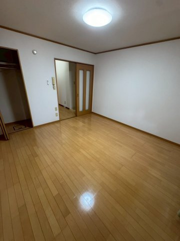 ミューズイン花中Aの居間・リビング