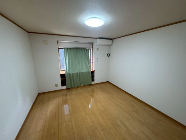 ミューズイン花中Aの居間・リビング