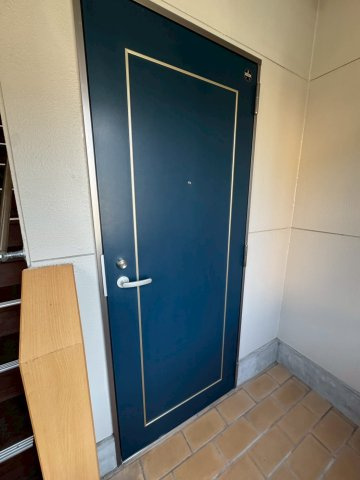 ミューズイン花中Aの玄関