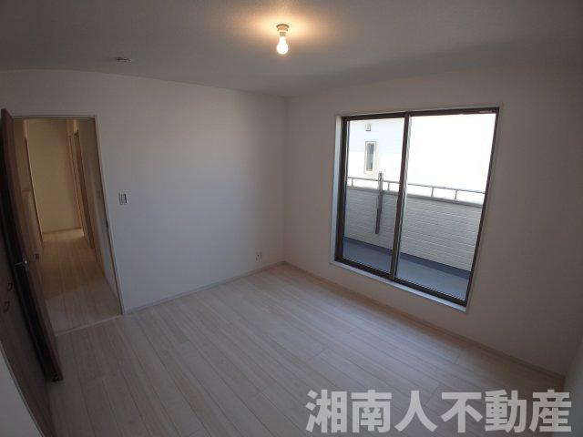 平塚市四之宮3丁目　未入居戸建の洋室|広々とした洋室です