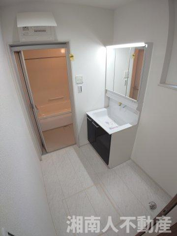平塚市四之宮3丁目　未入居戸建の独立洗面台|独立洗面台で身支度をすべて済ませてしまいましょう