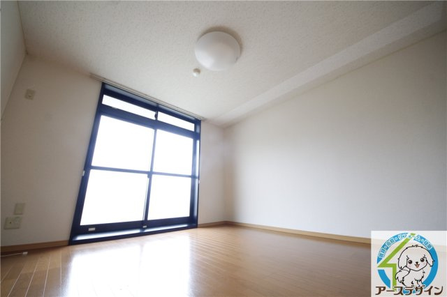 ヴィ　フォレストⅡの洋室