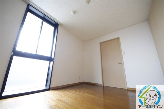 ヴィ　フォレストⅡの洋室