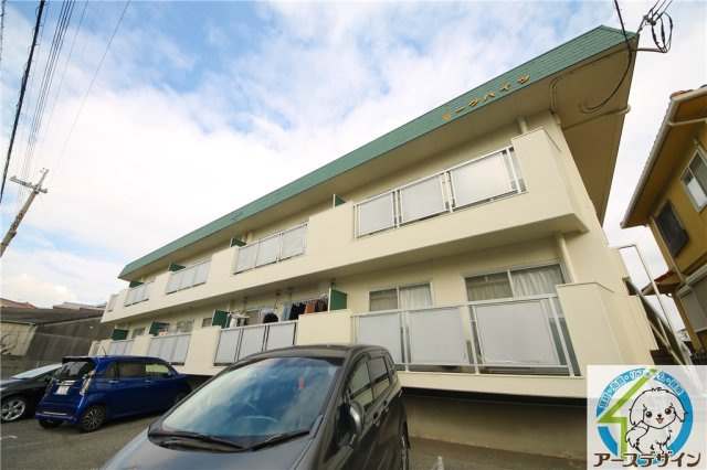 ラークハイツの外観