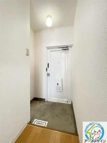 ラークハイツの玄関