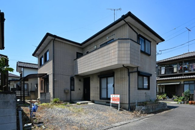 【外観】 | 太田市台之郷　中古住宅 | 青空に映える高級感のあるエクステリアです。
ぜひ一度ご見学ください！