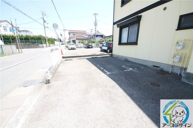 第5安達ハイツの駐車場