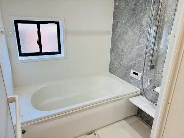 八王子市　大和田町　新築一戸建て　８期の浴室|～のびのびくつろげるバスルーム　１日の締めくくりに癒やしのバスタイムを～