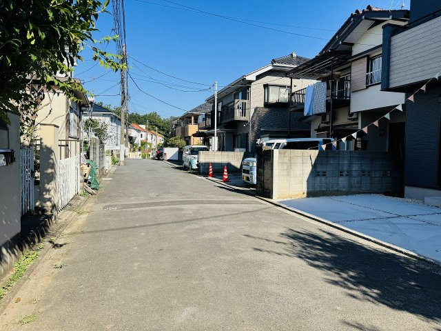 八王子市　大和田町　新築一戸建て　８期の前面道路含む現地写真|～南西側5ｍ道路に面しています～