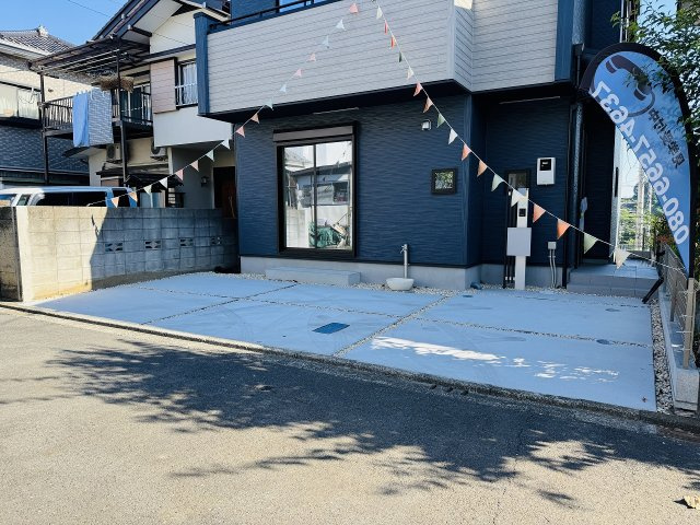 八王子市　大和田町　新築一戸建て　８期の駐車場|～L字型に2台駐車可能カースペース付き～