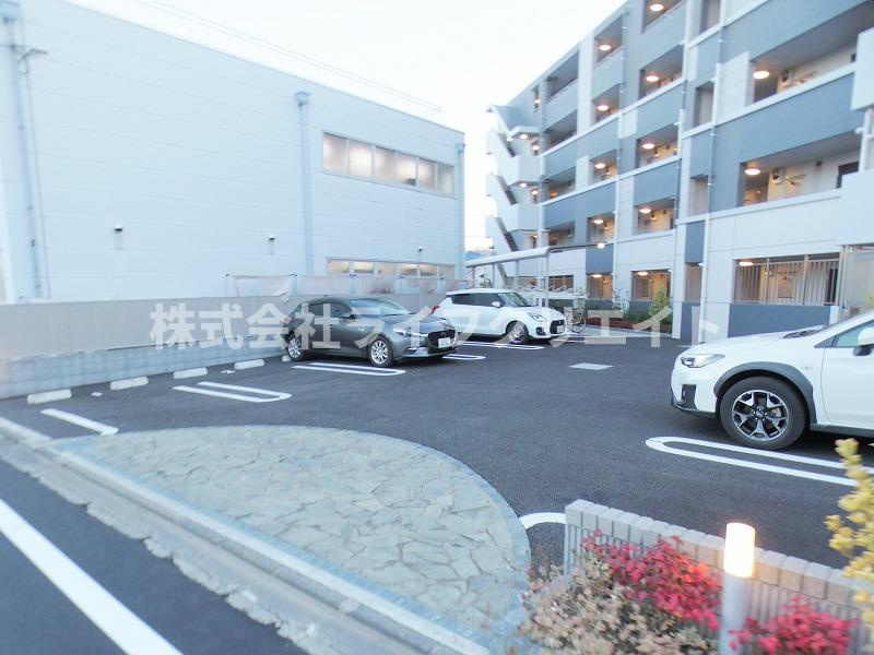 グランソレーユの駐車場