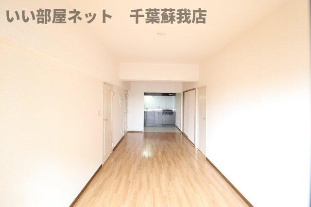 アーバンエクセル蘇我の居間・リビング|使いやすい居間です