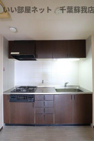 アーバンエクセル蘇我のキッチン|嬉しいガスコンロ付きのキッチンです！