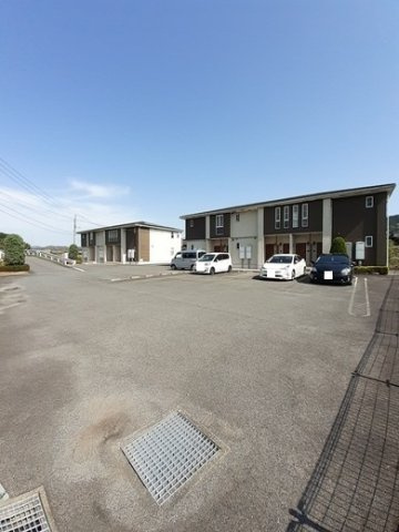 アンベリールＢの駐車場