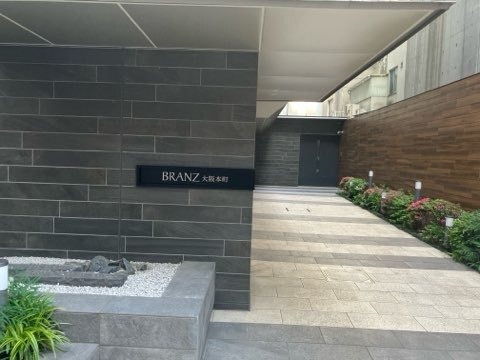 ブランズ大阪本町のエントランス
