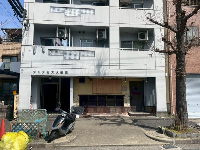 プリンセス大曽根の駐車場