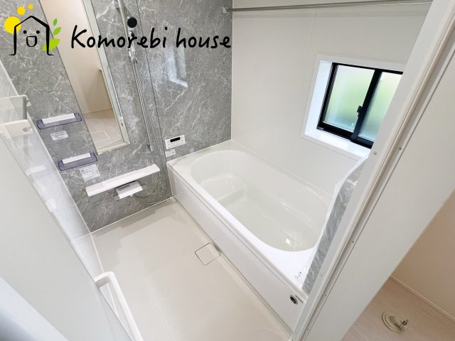 さいたま市見沼区深作　11期　新築一戸建て　グラファーレ　03の浴室|コンパクトで使いやすいお風呂です